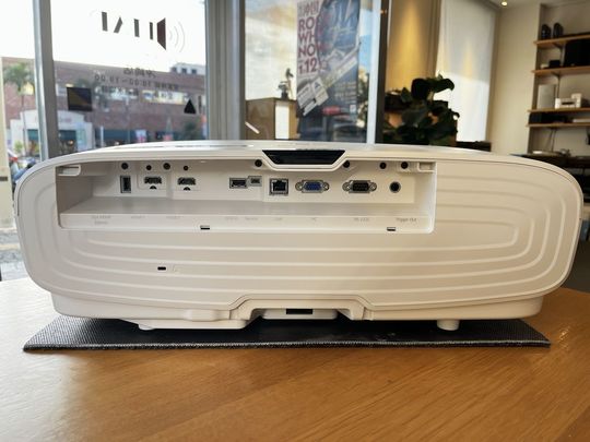 EPSON EH-TW8400 - 沖縄でオーディオ機器・ホームシアター等の販売